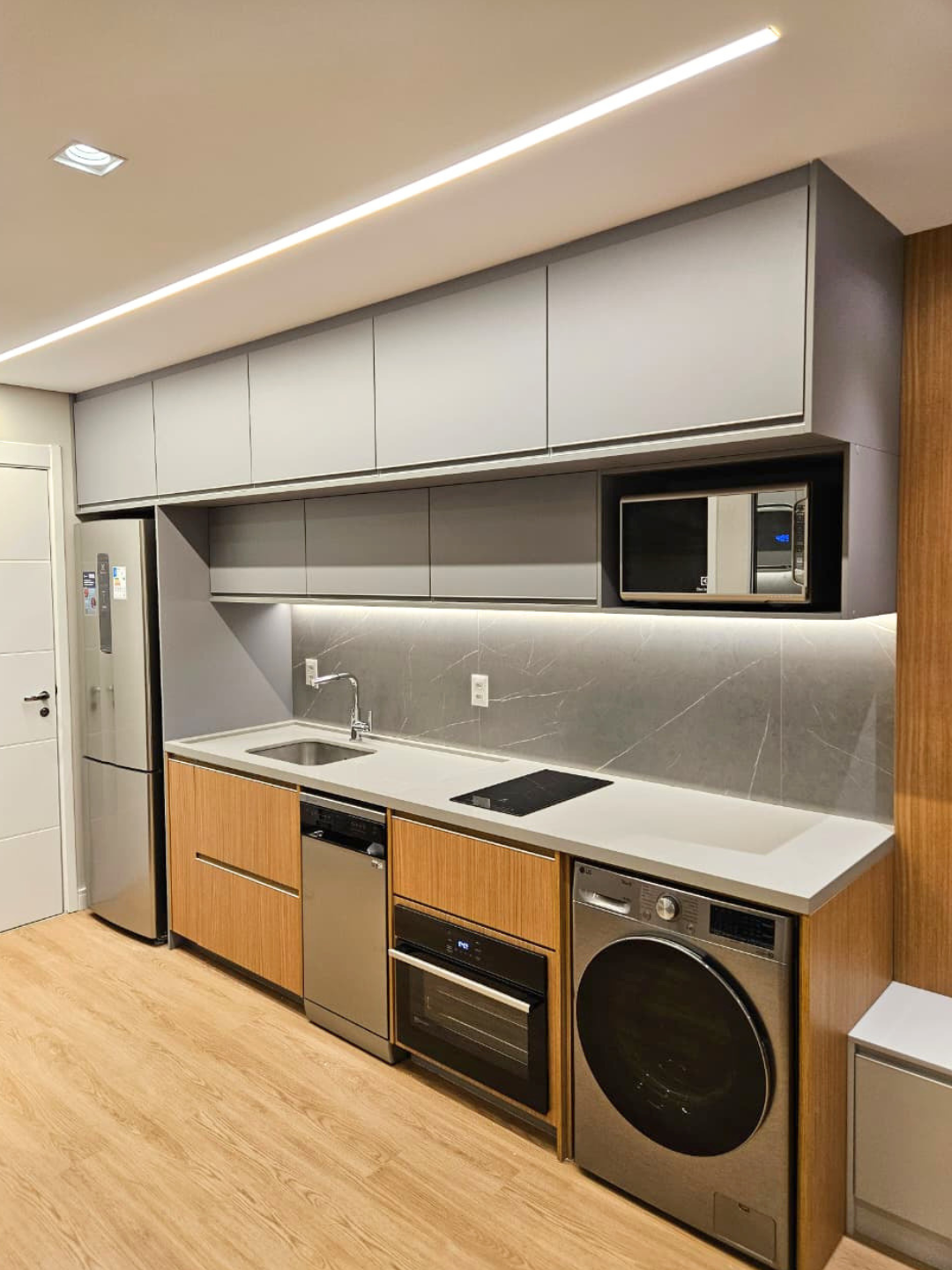 Cozinha compacta e refinada